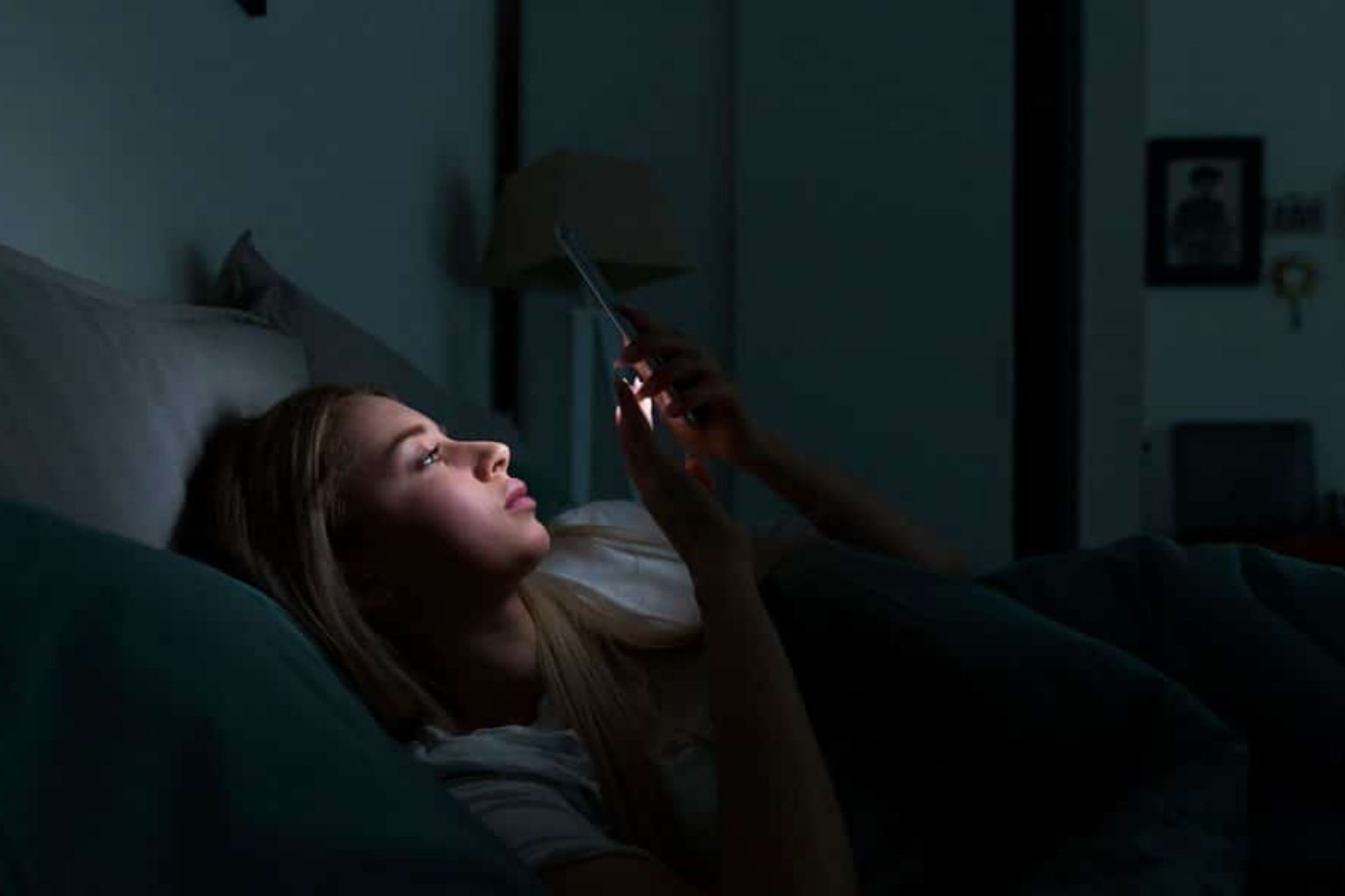 Venganza a la hora de dormir: por qué postergás la cama cuando más la necesitás (y cómo salir sin perder tu “rato para vos”)